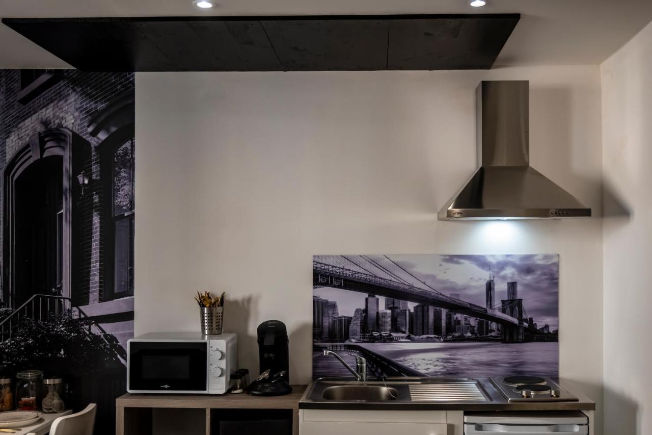 Superbe Appartement Avec Patio Ним Экстерьер фото